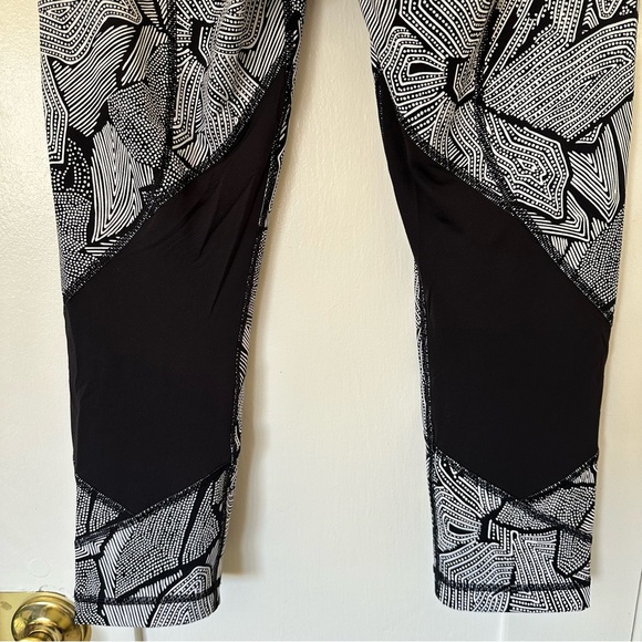 Lululemon Pace Rival Crop Luxtreme Dottie Tribe Leggings - Picture 5 of 11